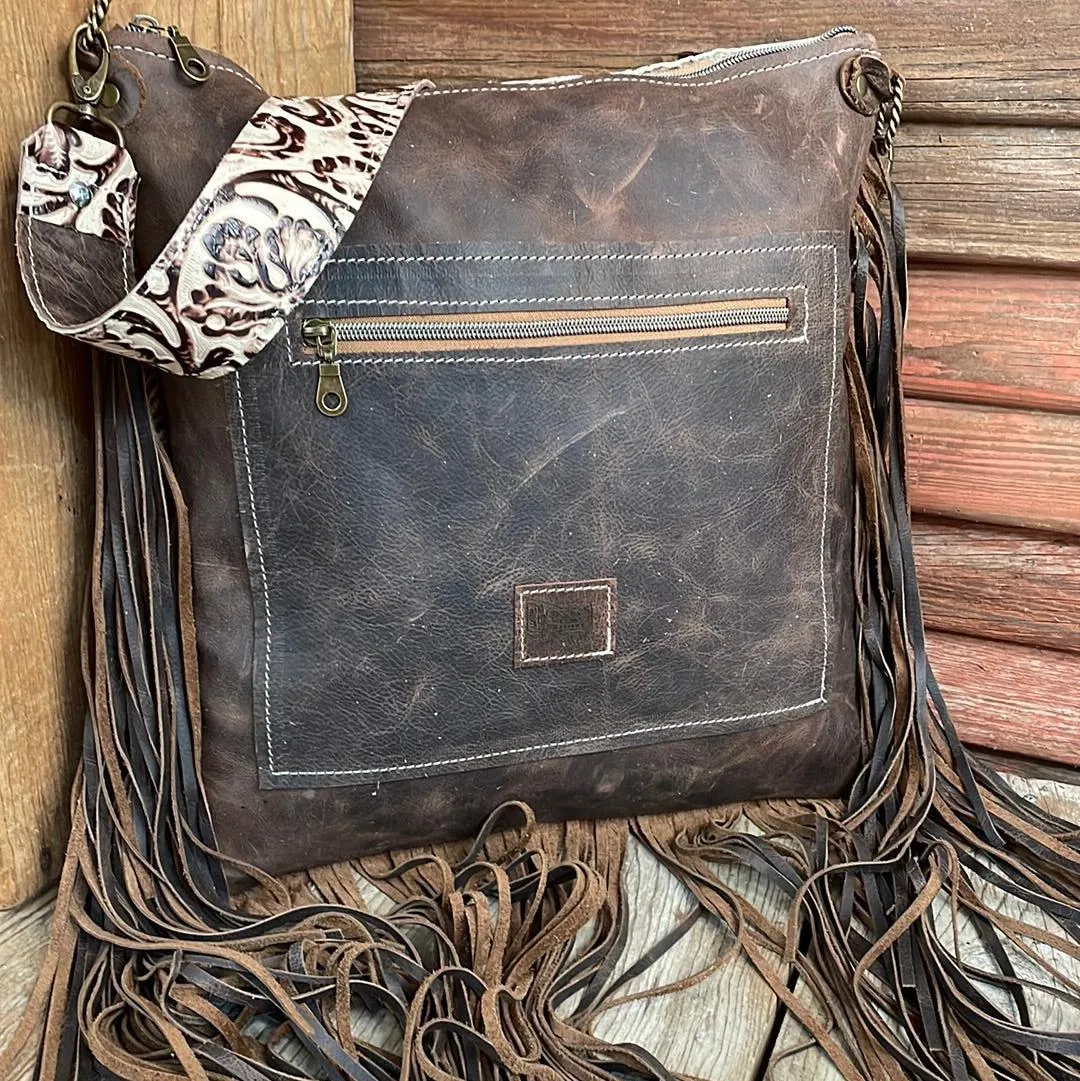 027 Wynonna - Black & Copper Acid w/ Ivory Tool