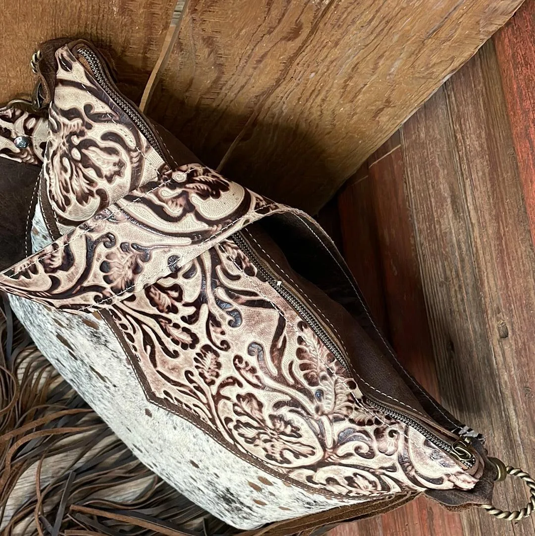 027 Wynonna - Black & Copper Acid w/ Ivory Tool
