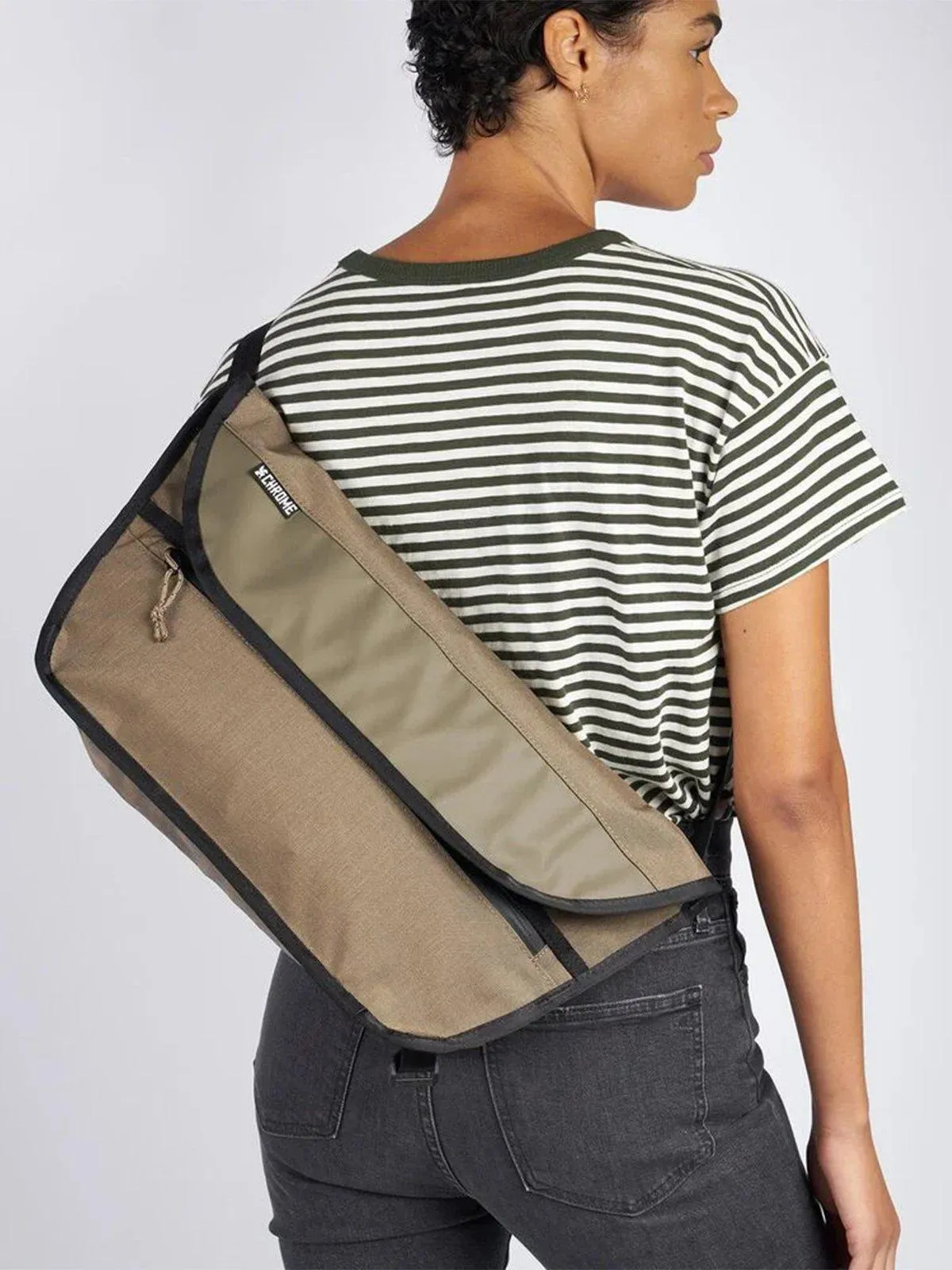 Chrome Industries Simple Messenger Smoke