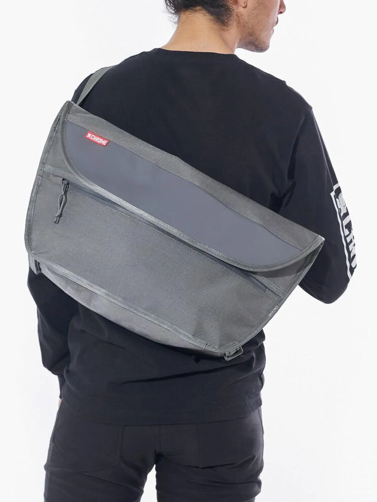 Chrome Industries Simple Messenger Smoke