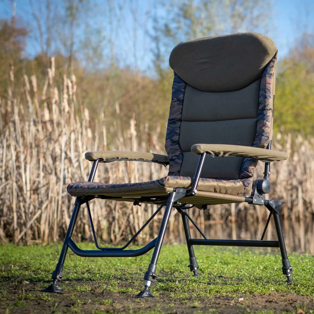 Dellonda Deluxe Portable Reclining Fishing Chair with Padded Armrests - A