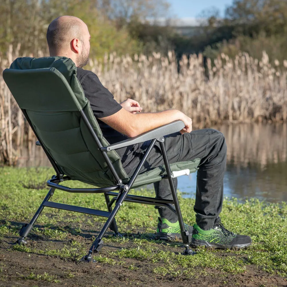 Dellonda Portable Reclining Fishing Chair with Armrests - A