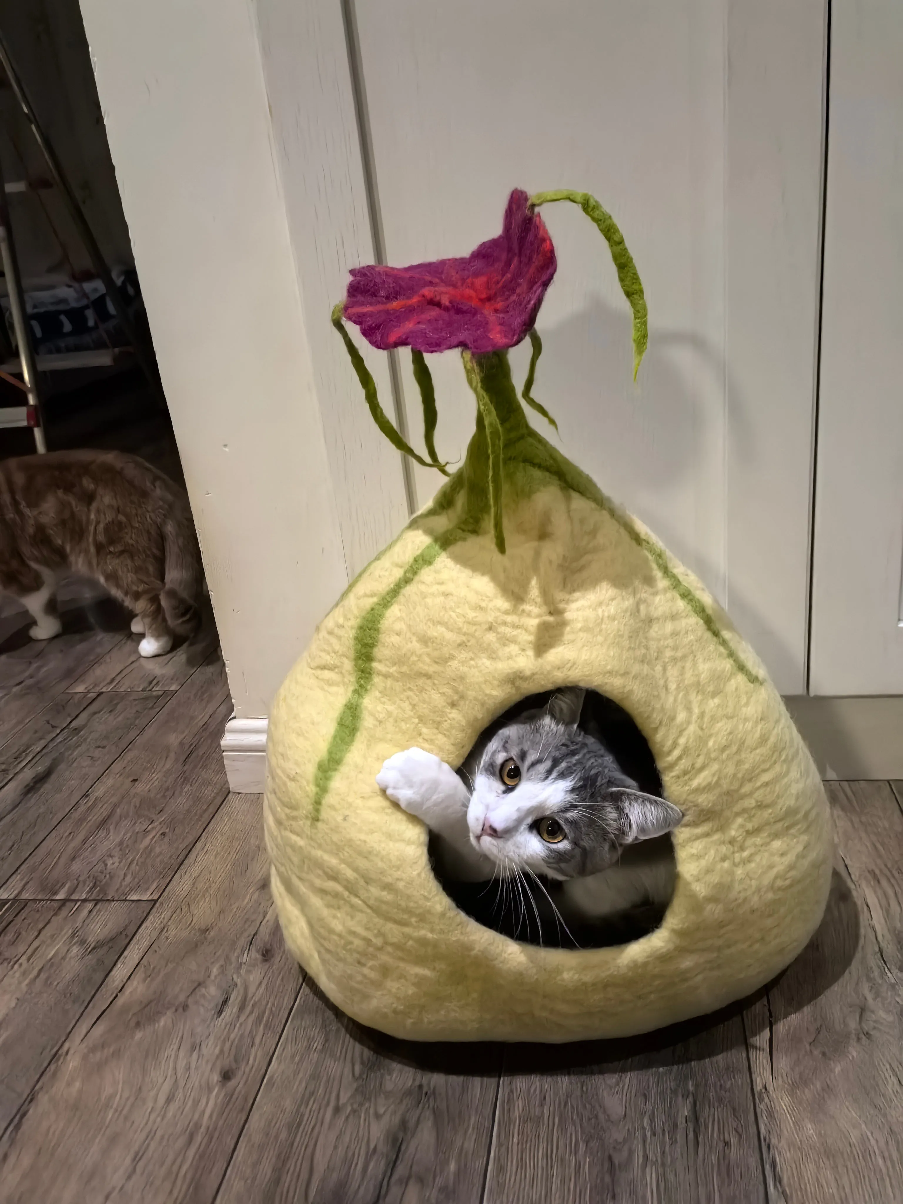 Handmade Wool Cat Cave Cat Bed Flower Decoration