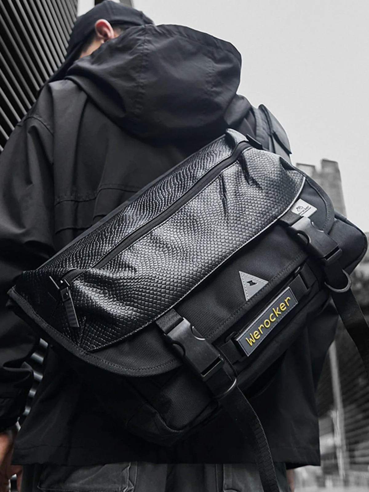 Large Capacity Messenger Bag