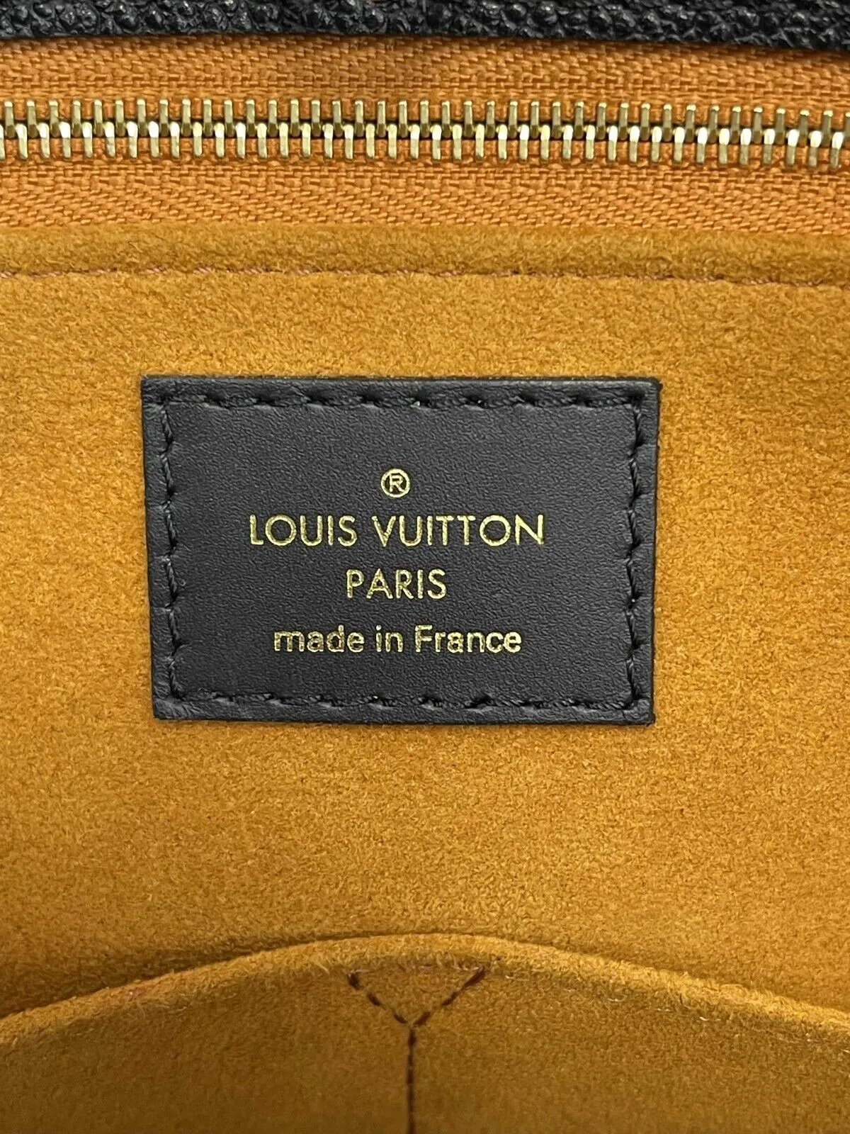 Louis Vuitton - LV OnTheGo MM - Black Leather Tote w/ Shoulder Strap