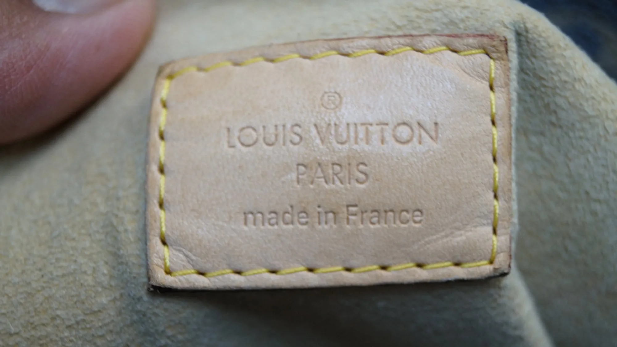 LOUIS VUITTON Monogram Canvas Artsy MM Hobo Shoulder Bag