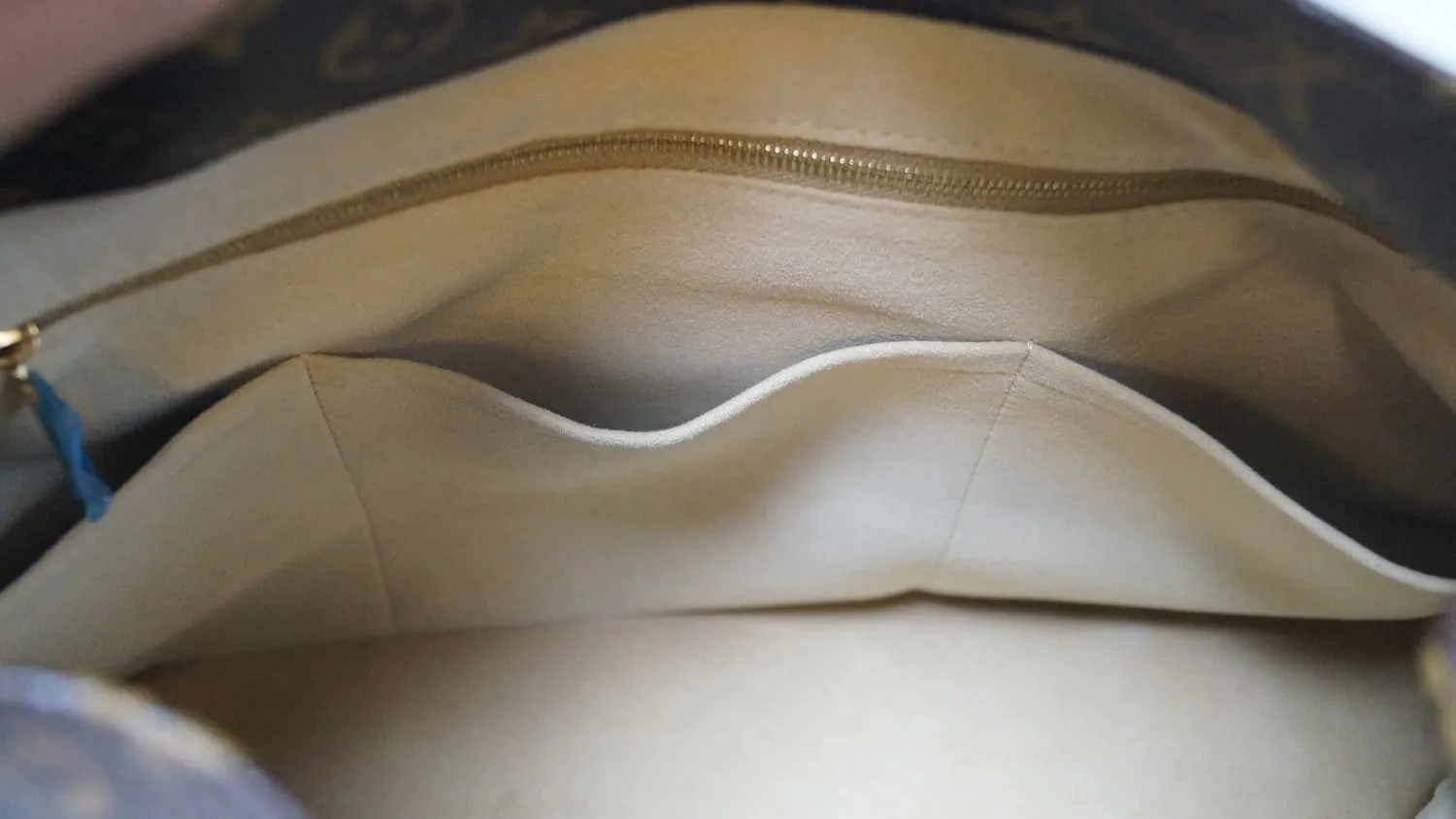 LOUIS VUITTON Monogram Canvas Artsy MM Hobo Shoulder Bag