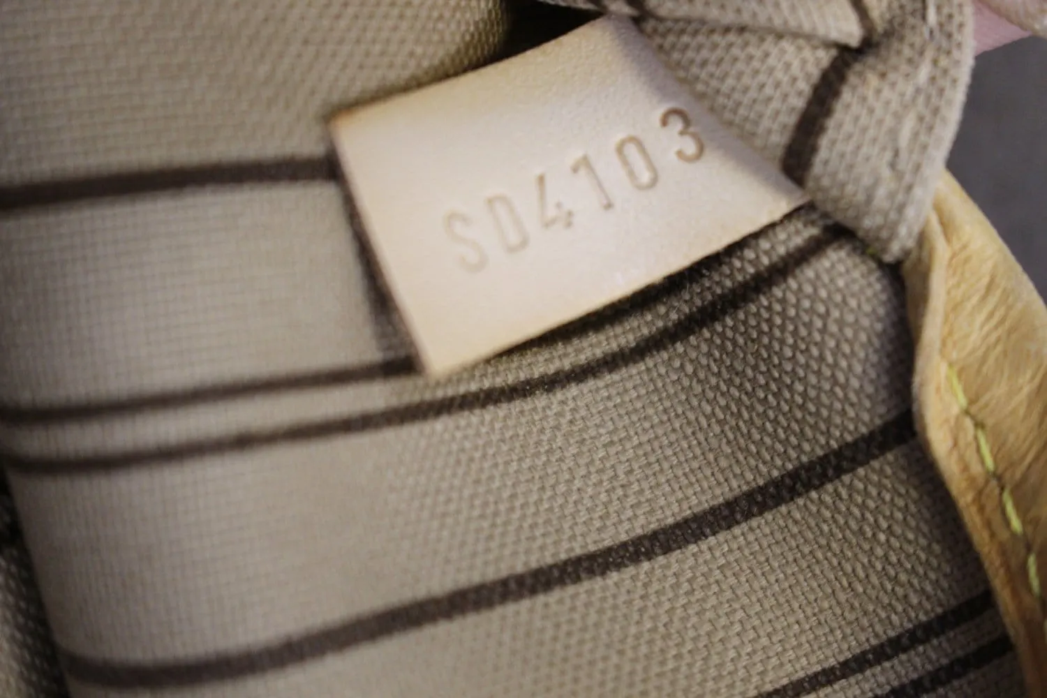 LOUIS VUITTON Neverfull MM Monogram Canvas Brown Tote Bag