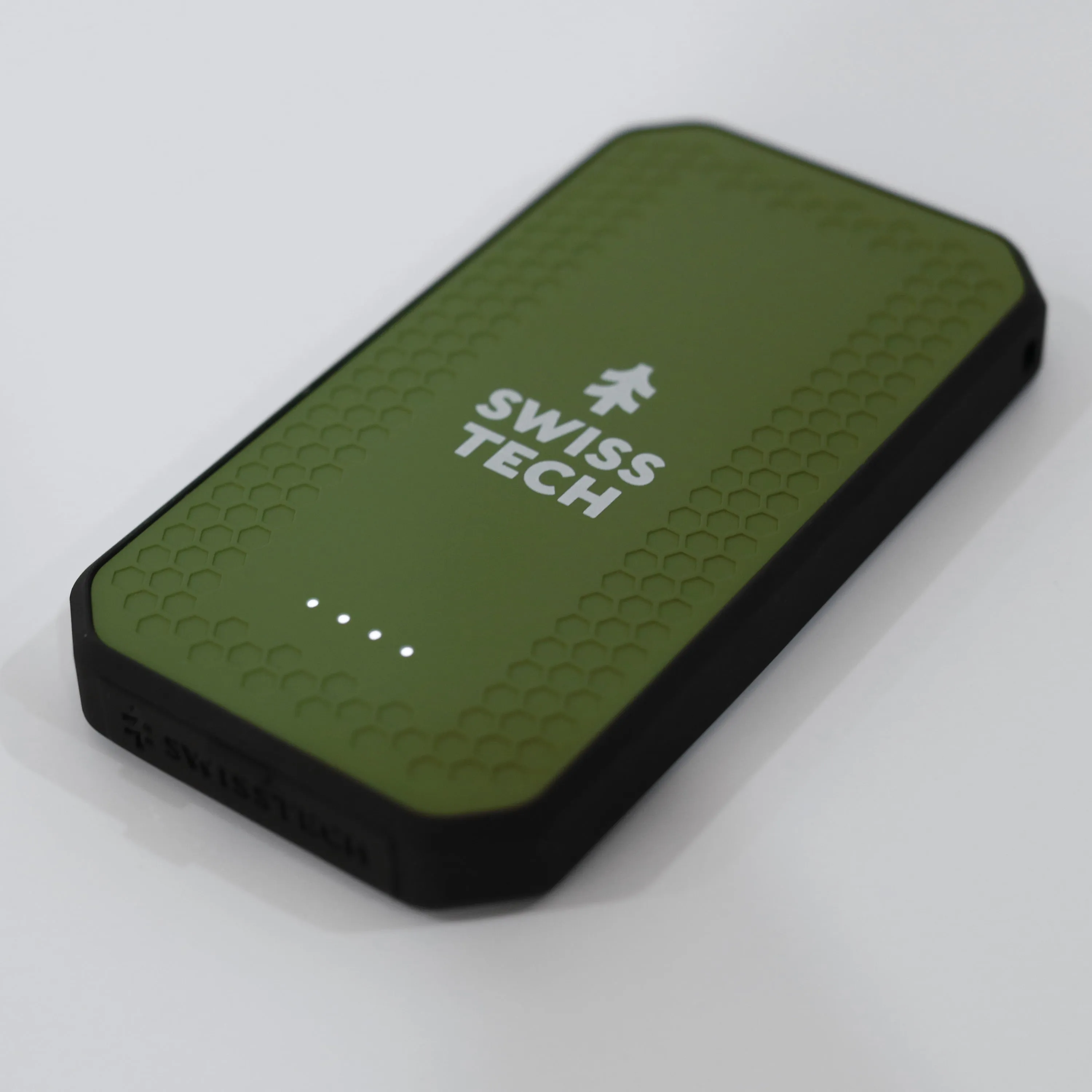 Swiss Tech 10000 mAh RUGGED PORTABLE POWER BANK / CHARGER | IP54 WEATHER PROOF