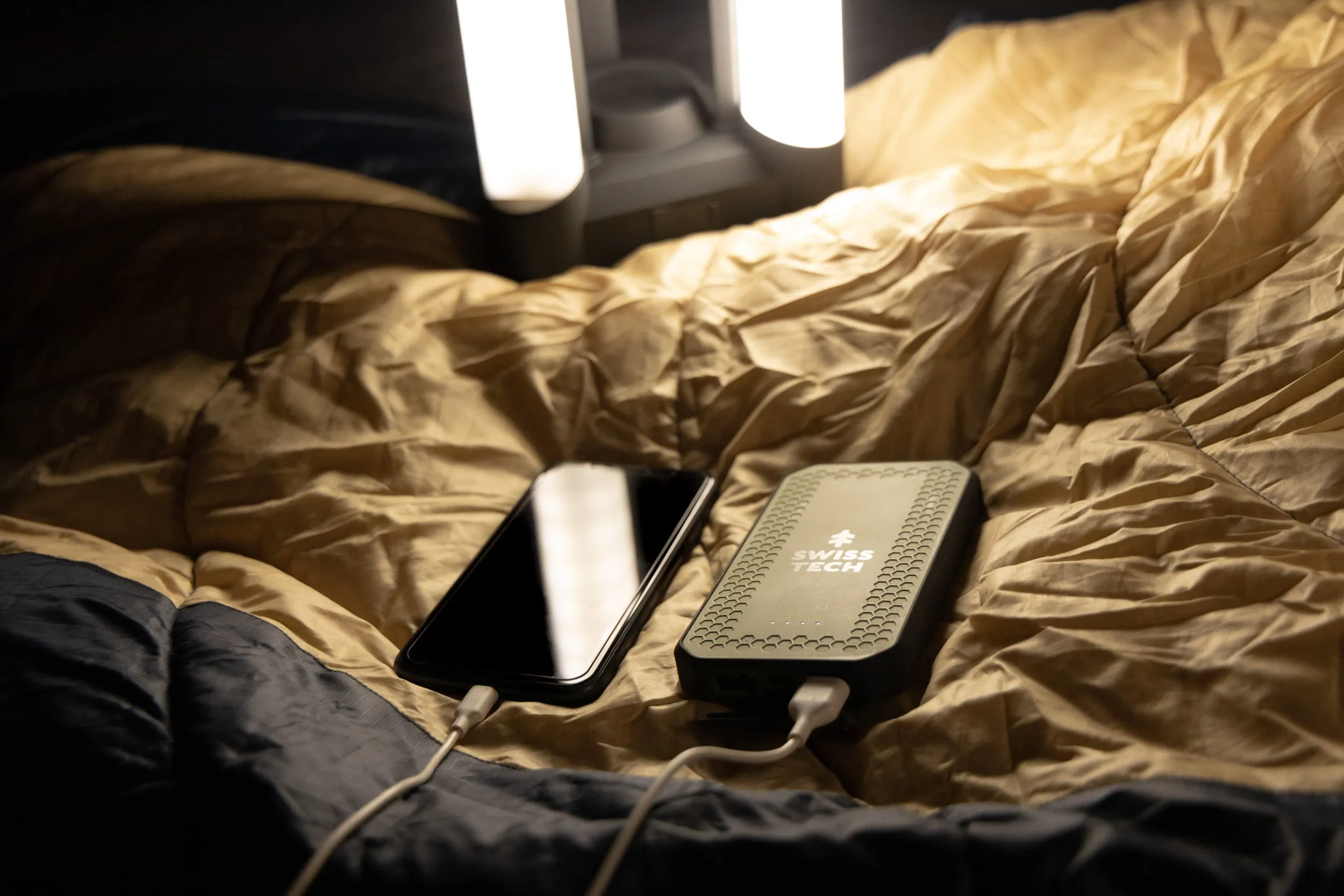 Swiss Tech 10000 mAh RUGGED PORTABLE POWER BANK / CHARGER | IP54 WEATHER PROOF