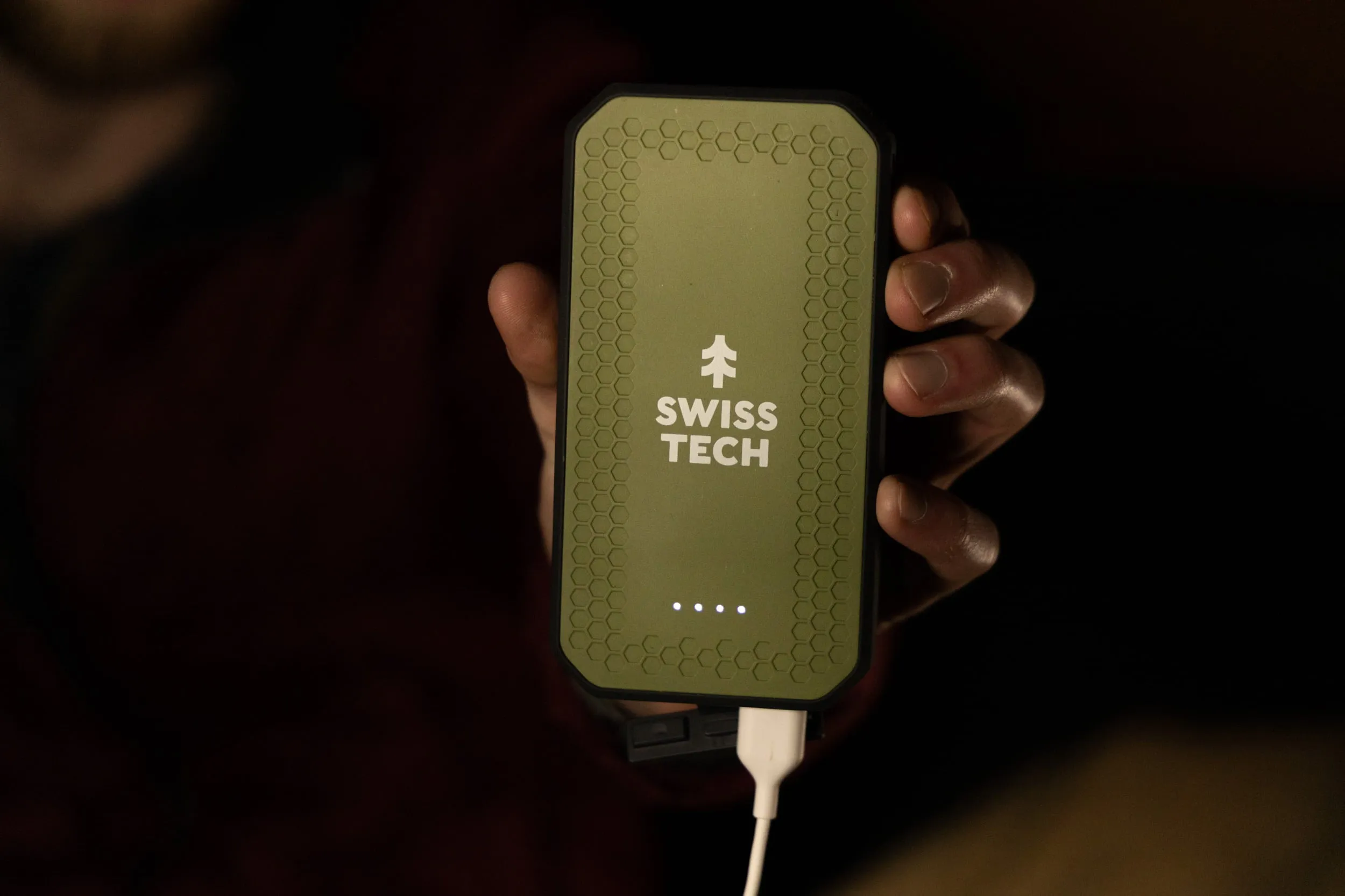 Swiss Tech 10000 mAh RUGGED PORTABLE POWER BANK / CHARGER | IP54 WEATHER PROOF