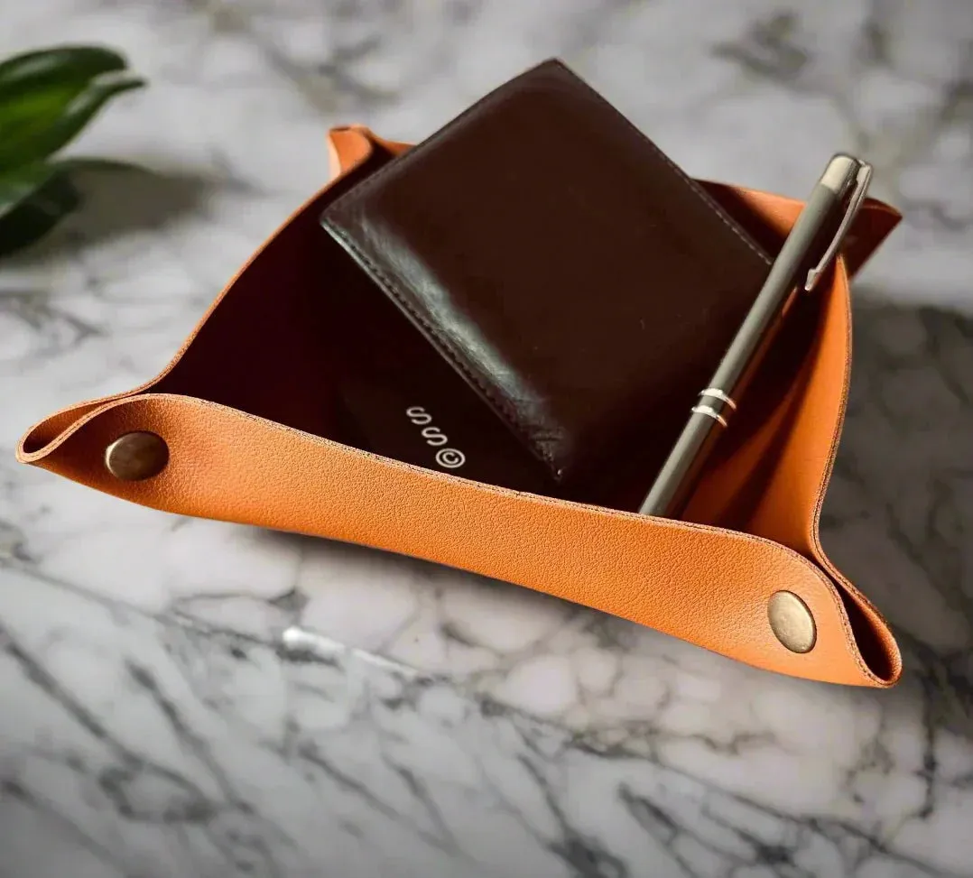 The Madeley Messenger Leather Laptop Bag by ArchieSoul Man   Free Valet Tray