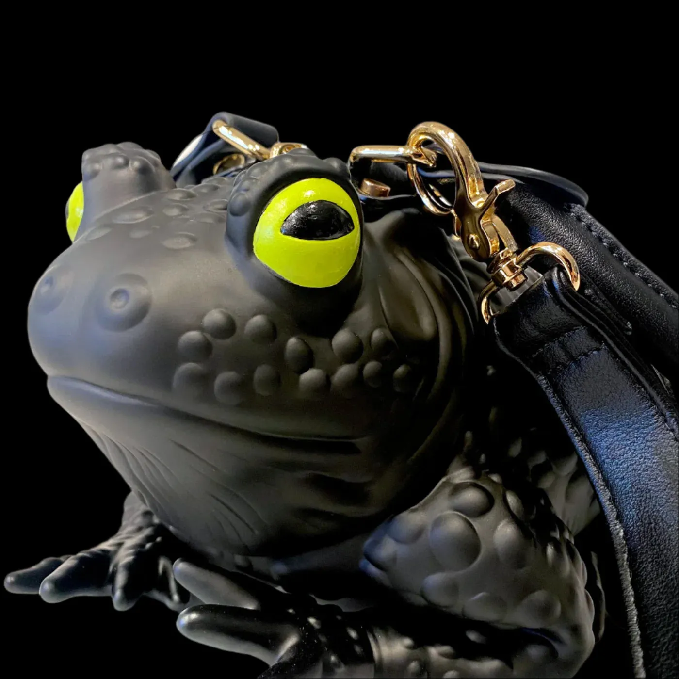Windy Willow - Black Toad Bag