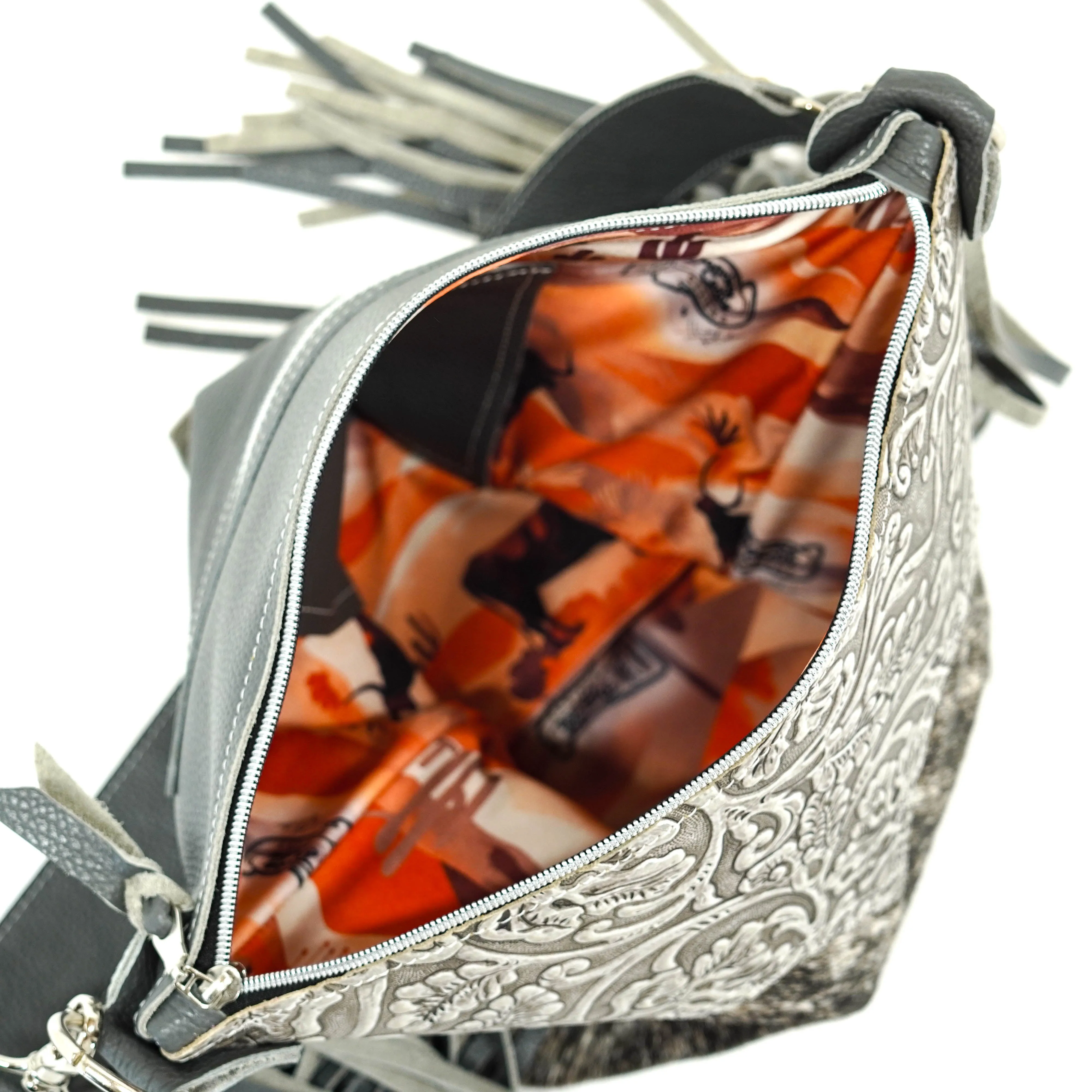 Wynonna - Salt & Pepper w/ Silver Tool